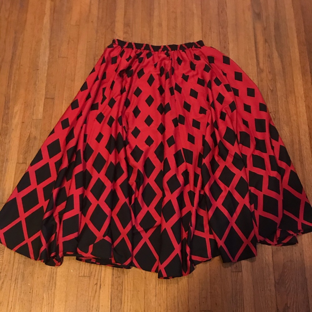 ESY ESPECIALLY YOURS SIZE LGE BLK&RED MAXI SKIRT
